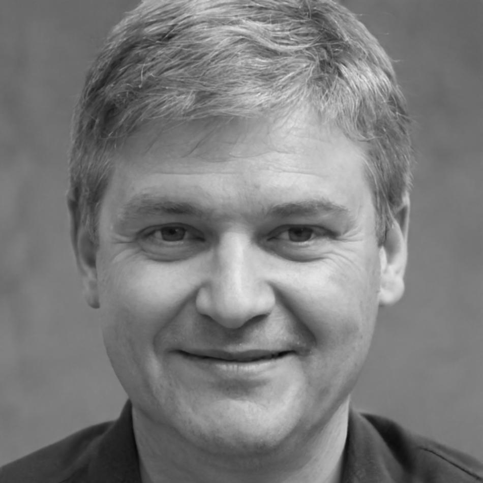 Porträt eines erfahrenen Seminarleiters für KI im Bauwesen